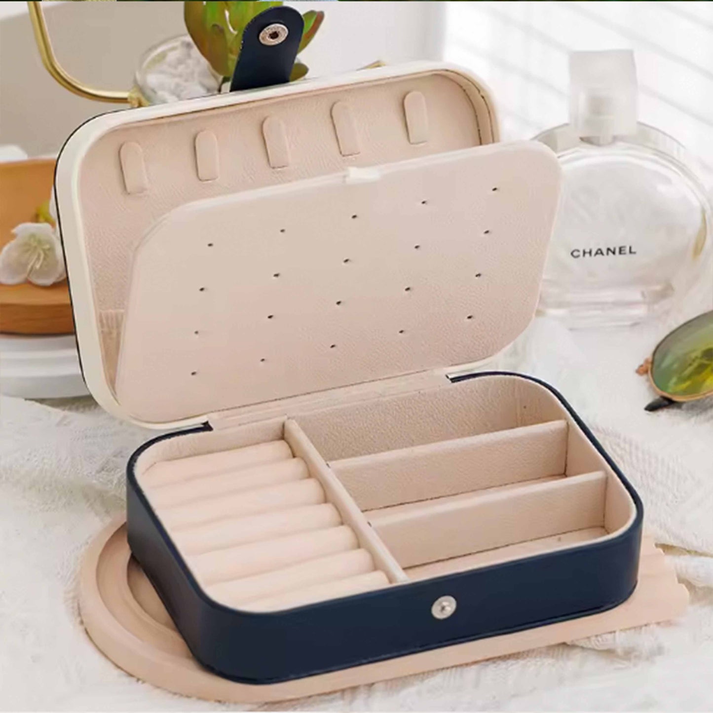 Dual-Tone Jewellery Box by Ghzaal