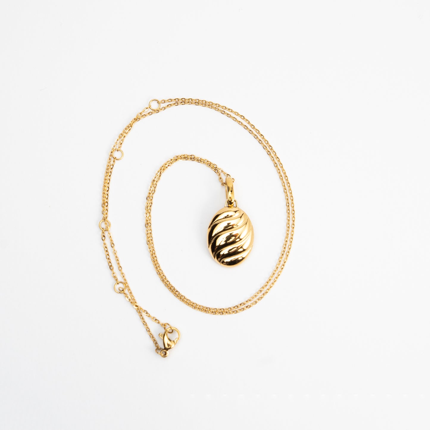 Engraved Oval Pendant Necklace