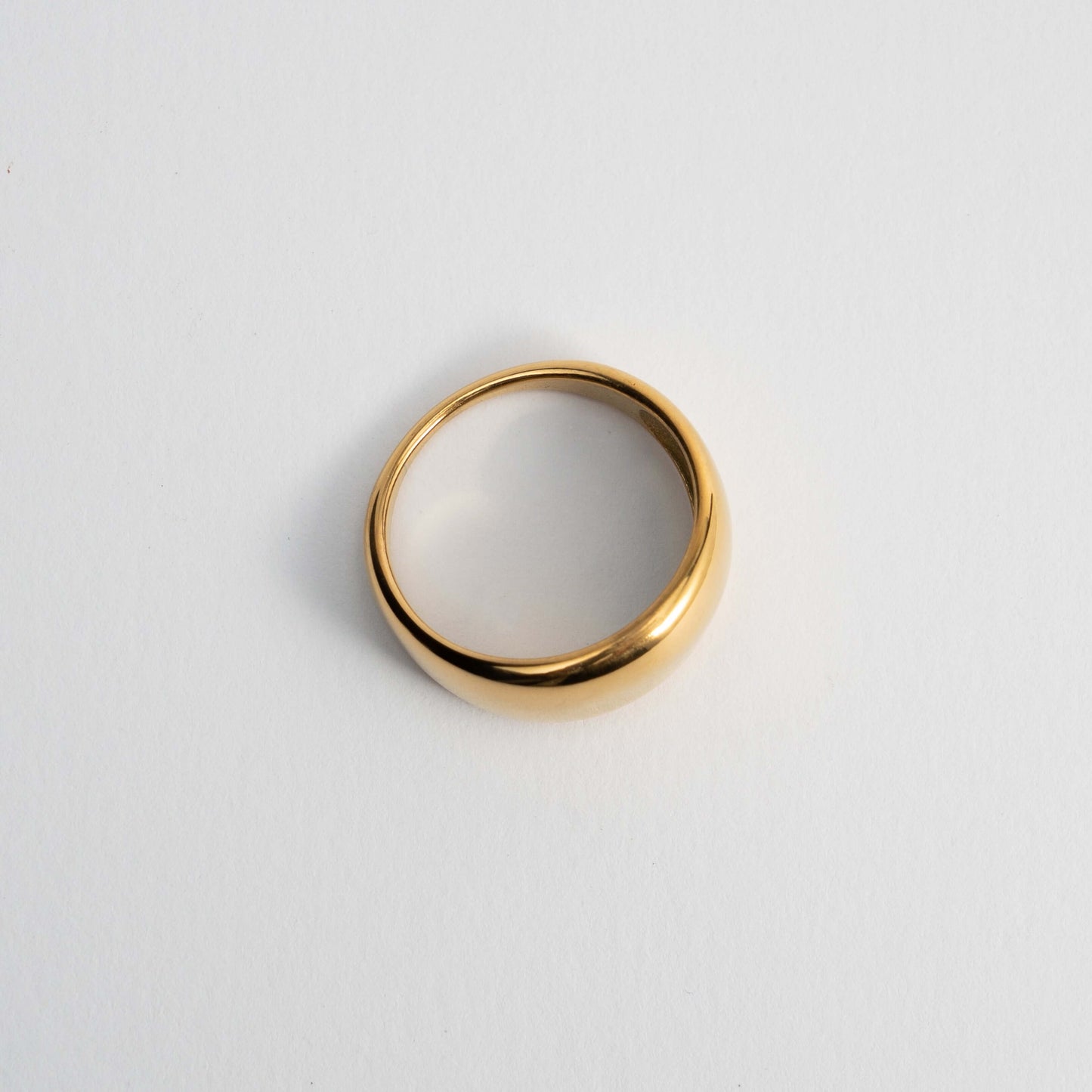 Solara - Large Round Wedding band