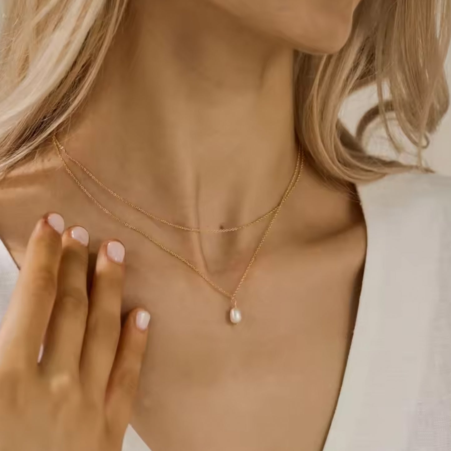 Minimalist Freshwater Pearl Necklace